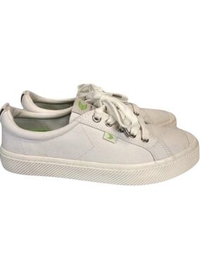 Cariuma OCA Low Suede Sneaker Off White Lace Up Skate Shoe Womens 8.5